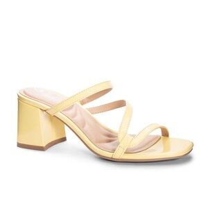 CL BY LAUNDRY
Blaine Block Heel Sandal size 8.5 new not in orig box